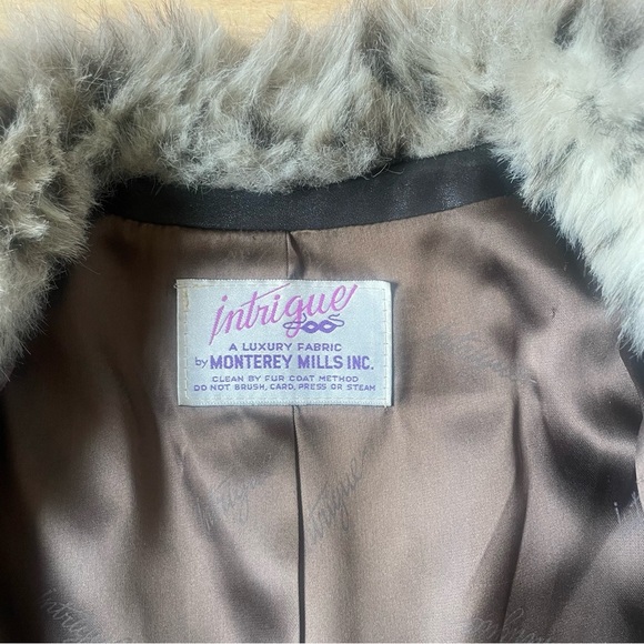 ✨Intrigue✨by Monterey Mills Inc. Siberian Snow Leopard Winter Jacket Size M/L - Picture 3 of 10